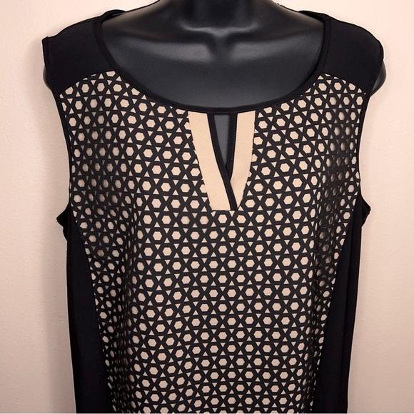 Petite Large Dressbarn Black Ivory Mesh Lace Front Sleeveless Top Keyhole Neck - Picture 3 of 13